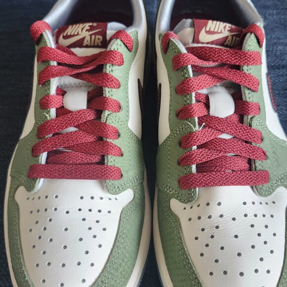 Air Jordan 1 Retro Low OG ‘Year of the Dragon’ - Picture 3 of 16